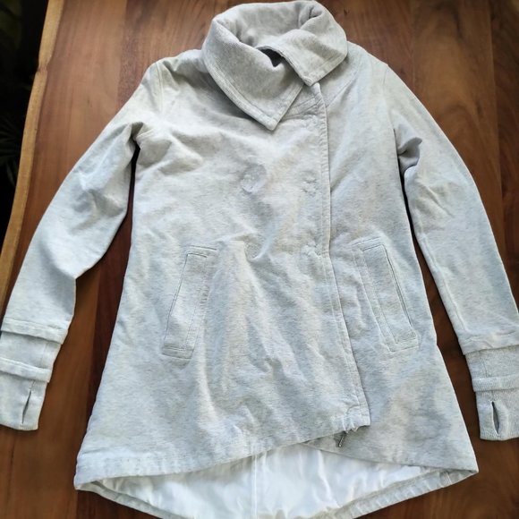 Lululemon Gratitude Wrap - Picture 2 of 15